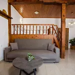 Rhodes Vistapeak Retreat شقة